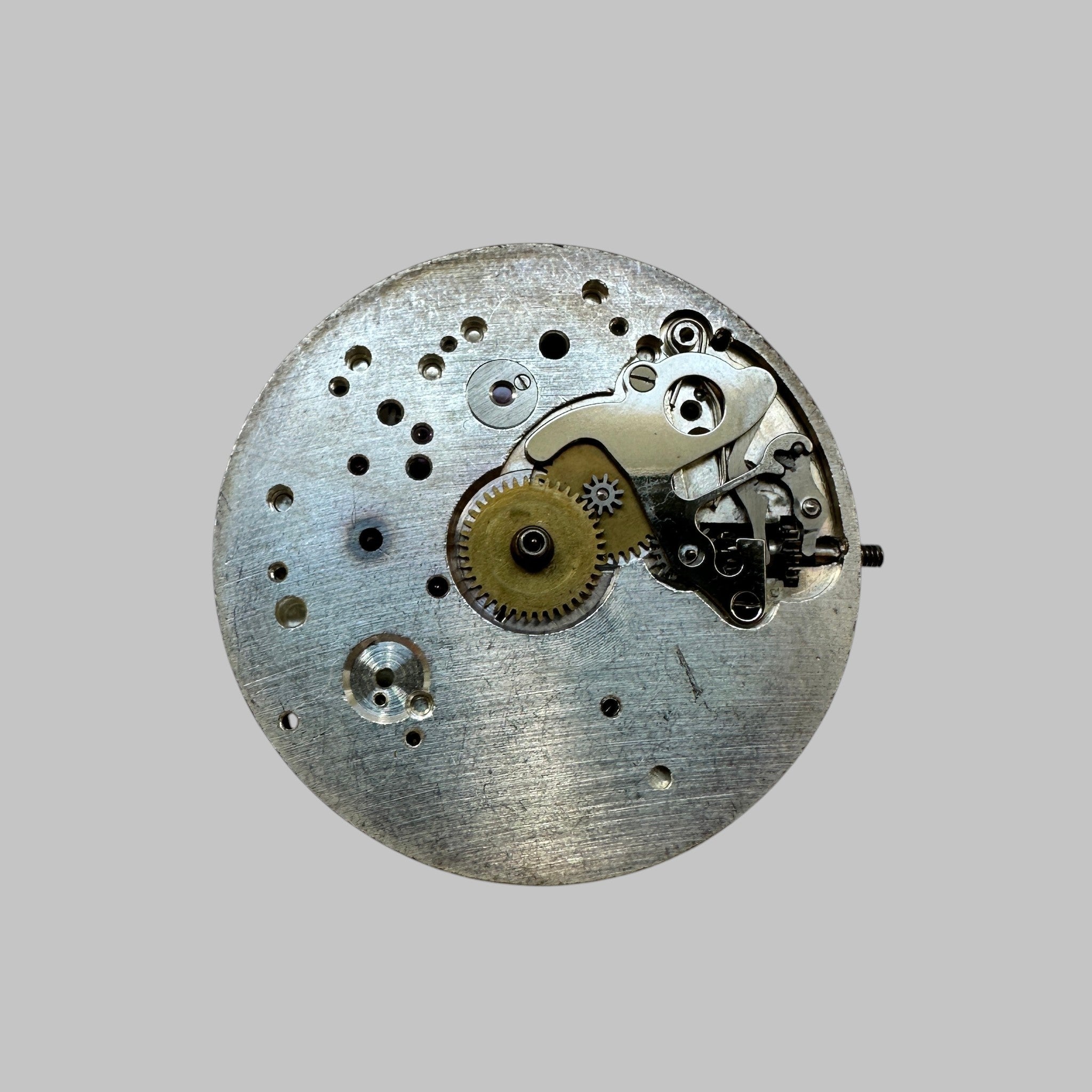 Genuine original vintage movement from Baume et Mercier for caliber Landeron 148 - side view