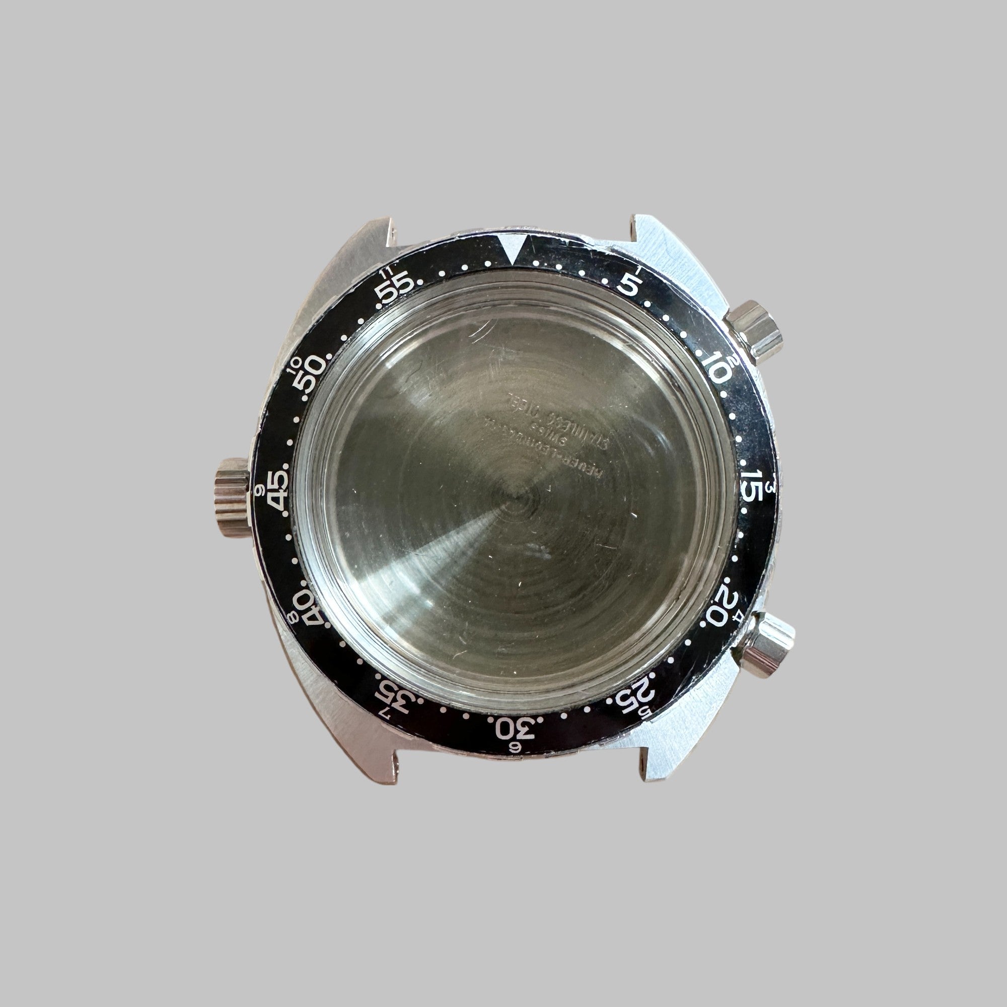 HEUER CAL. 12 - BOÎTE TACHY AUTAVIA 1163V SUPERBE - PORTÉ, COMPLET