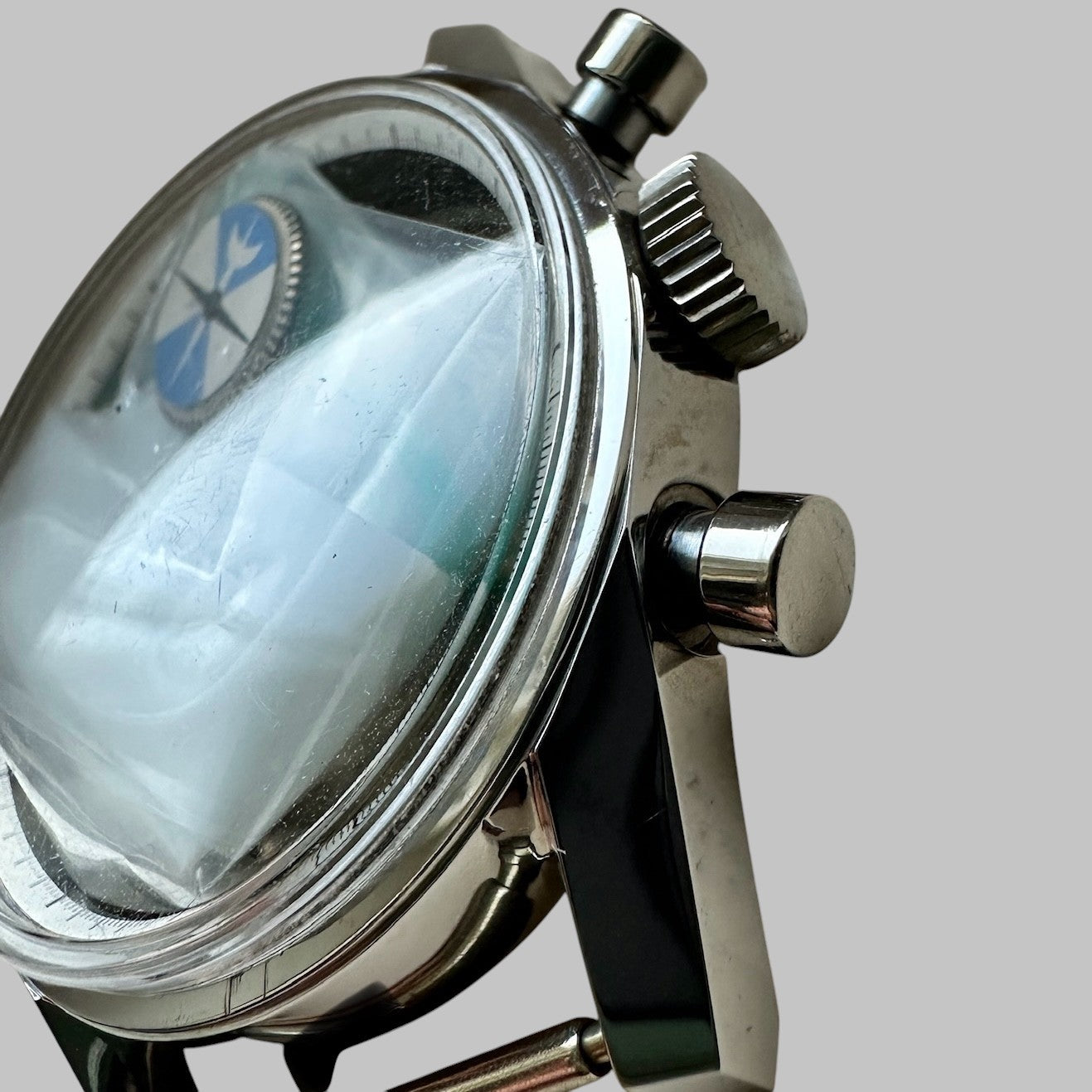 Back of Genuine original vintage case from HEUER for caliber 72C A&F of the model A&F SEAFARER 2447SF of line CARRERA