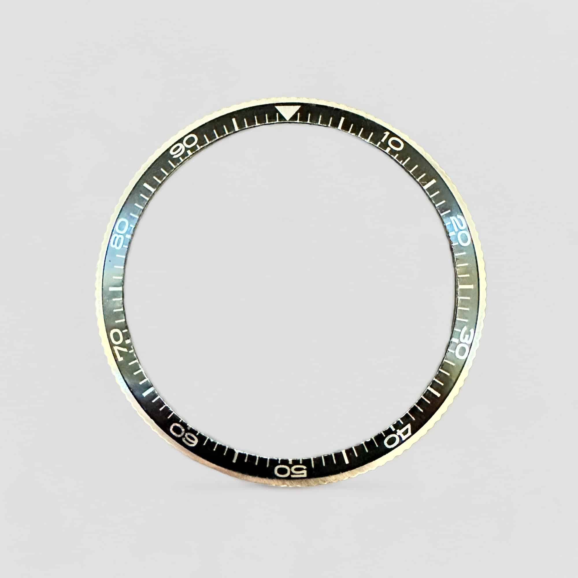 Genuine original vintage bezel 10 to 90 from HEUER of the model 2446 of line AUTAVIA