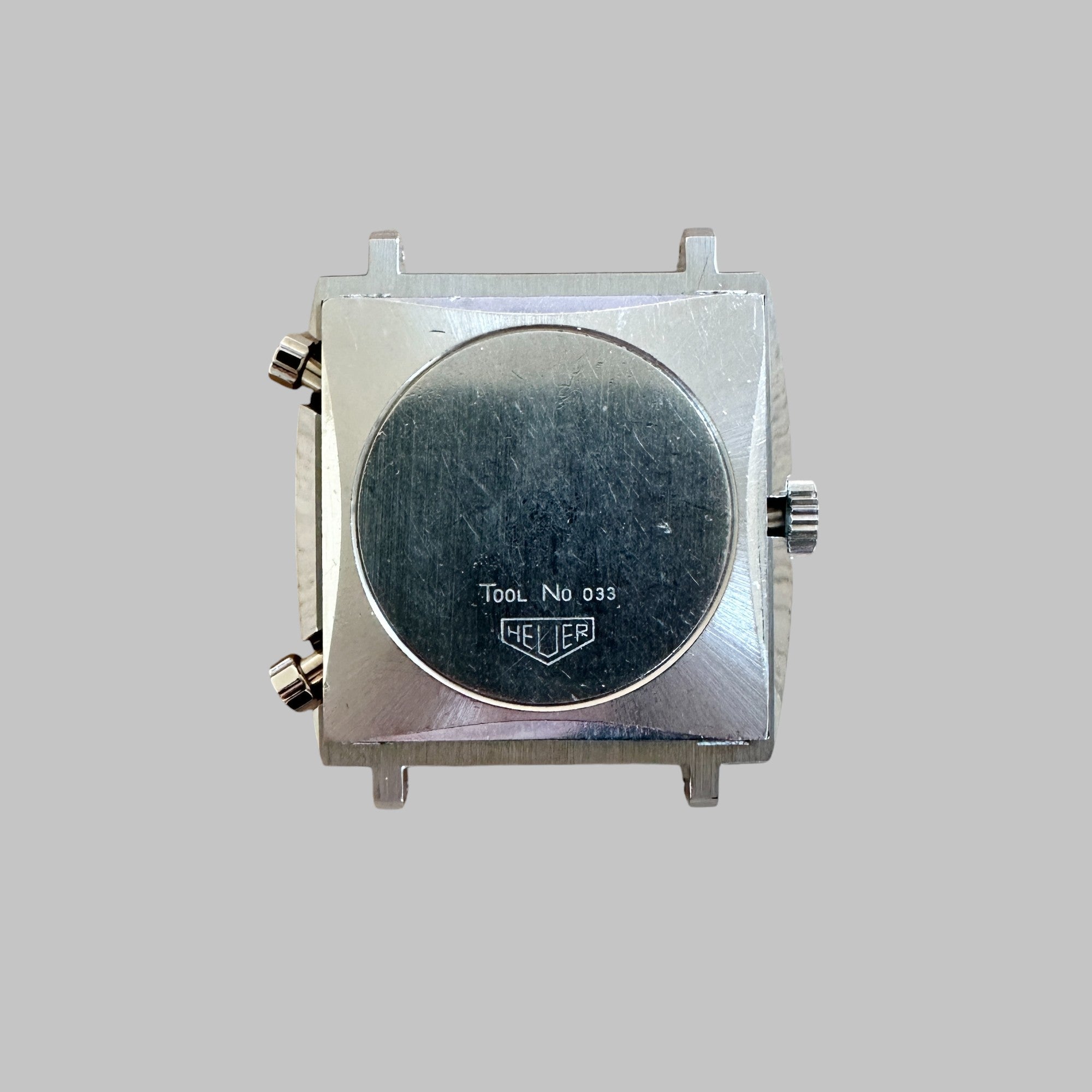 HEUER CAL. 42349 - BOÎTE MONACO 1133 PORTÉ MAIS BON ETAT, SANS PLEXI