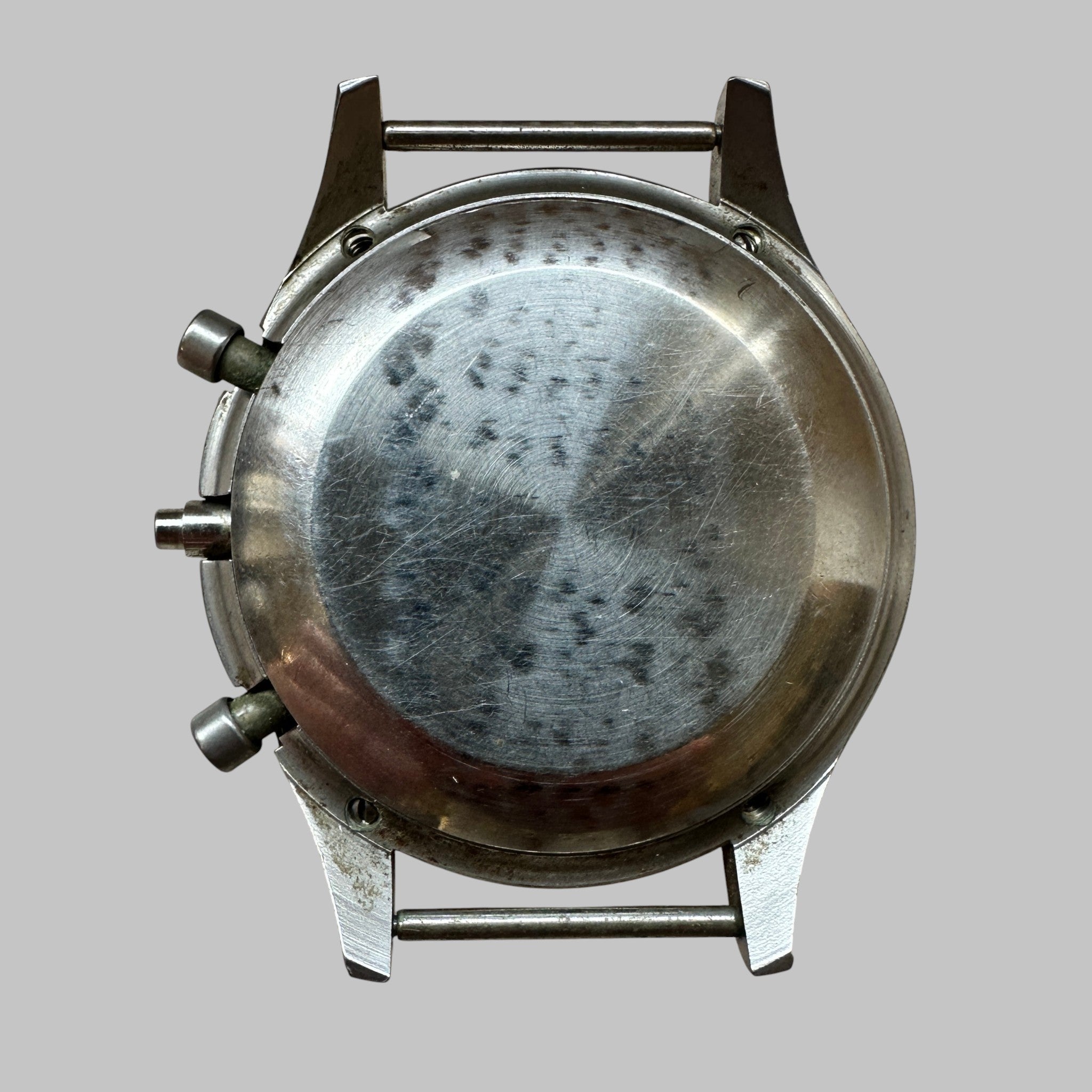 Genuine original vintage case from Heuer of the model 1550 CIVIL of line BUNDESWEHR - side view