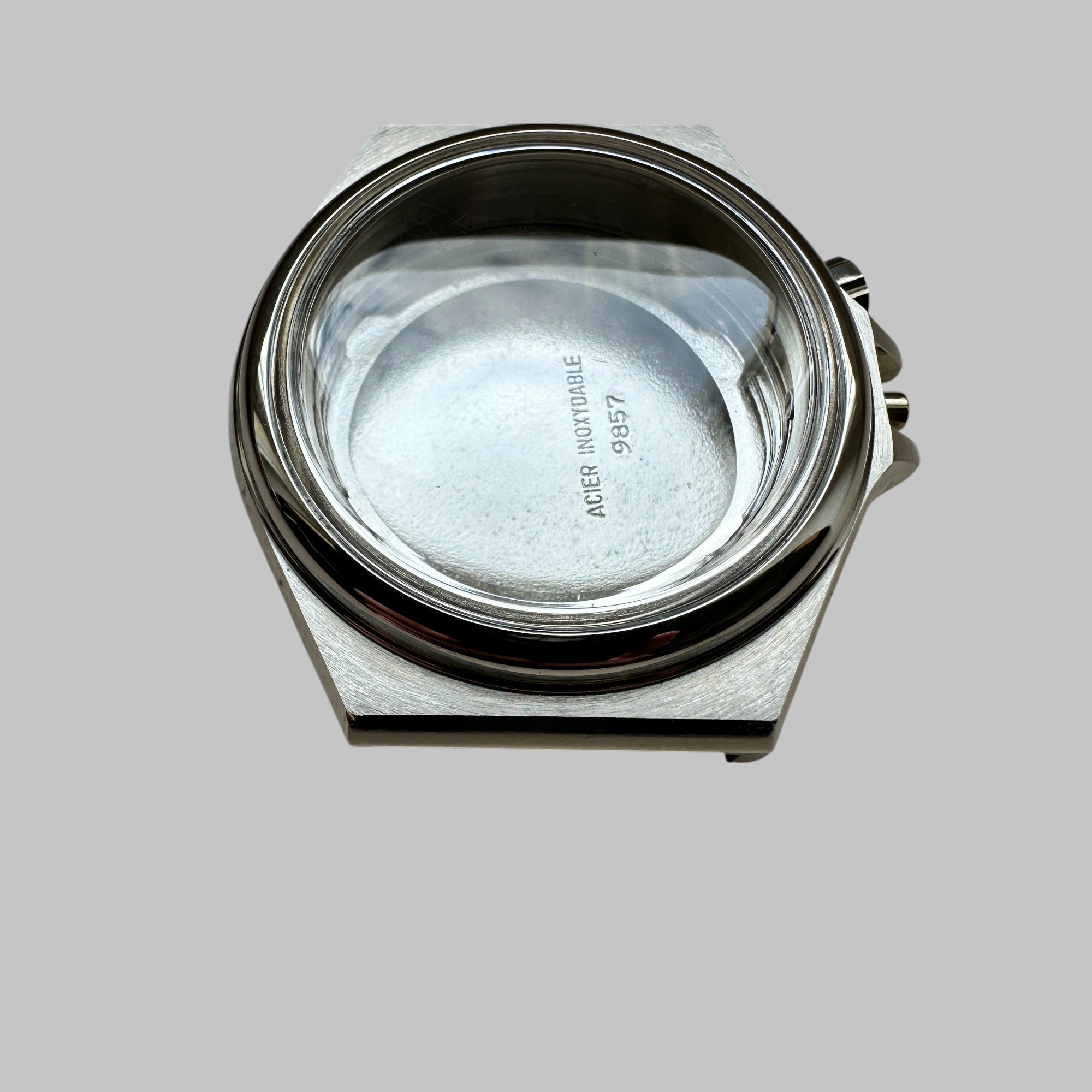 Back of Genuine original vintage case from LEMANIA for caliber 1345 of the model REFERENCE 9857 of line REGATTA