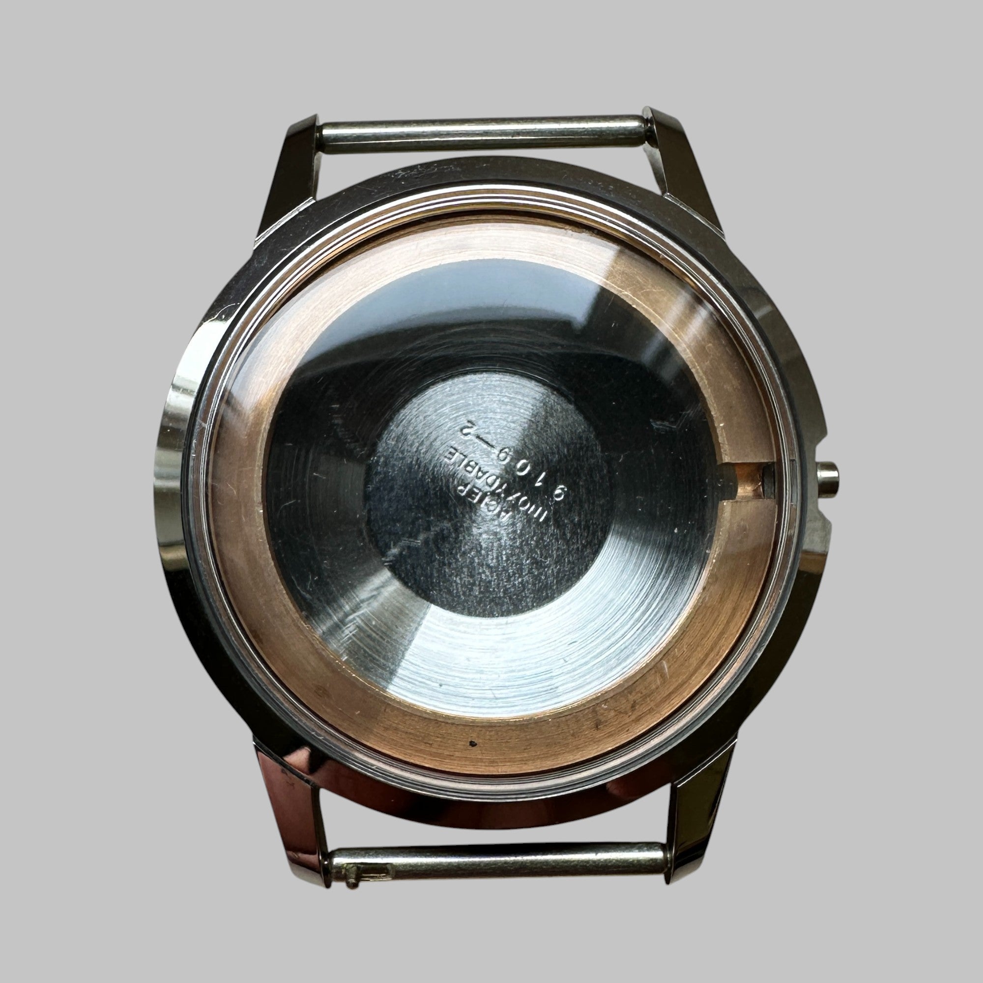 Genuine original vintage case from LEMANIA of the model REFERENCE 9109-2