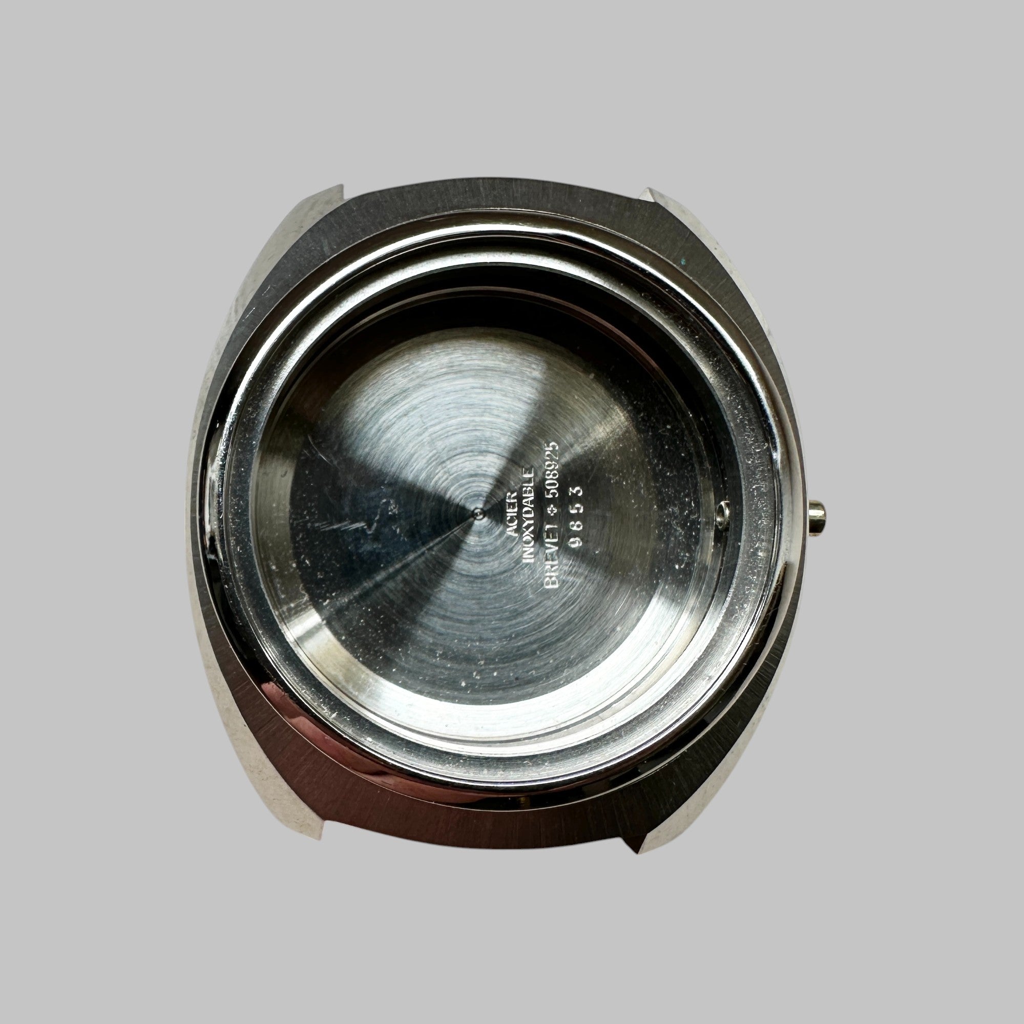 Genuine original vintage case from LEMANIA for caliber 1345 of the model REFERENCE 9853 of line REGATTA