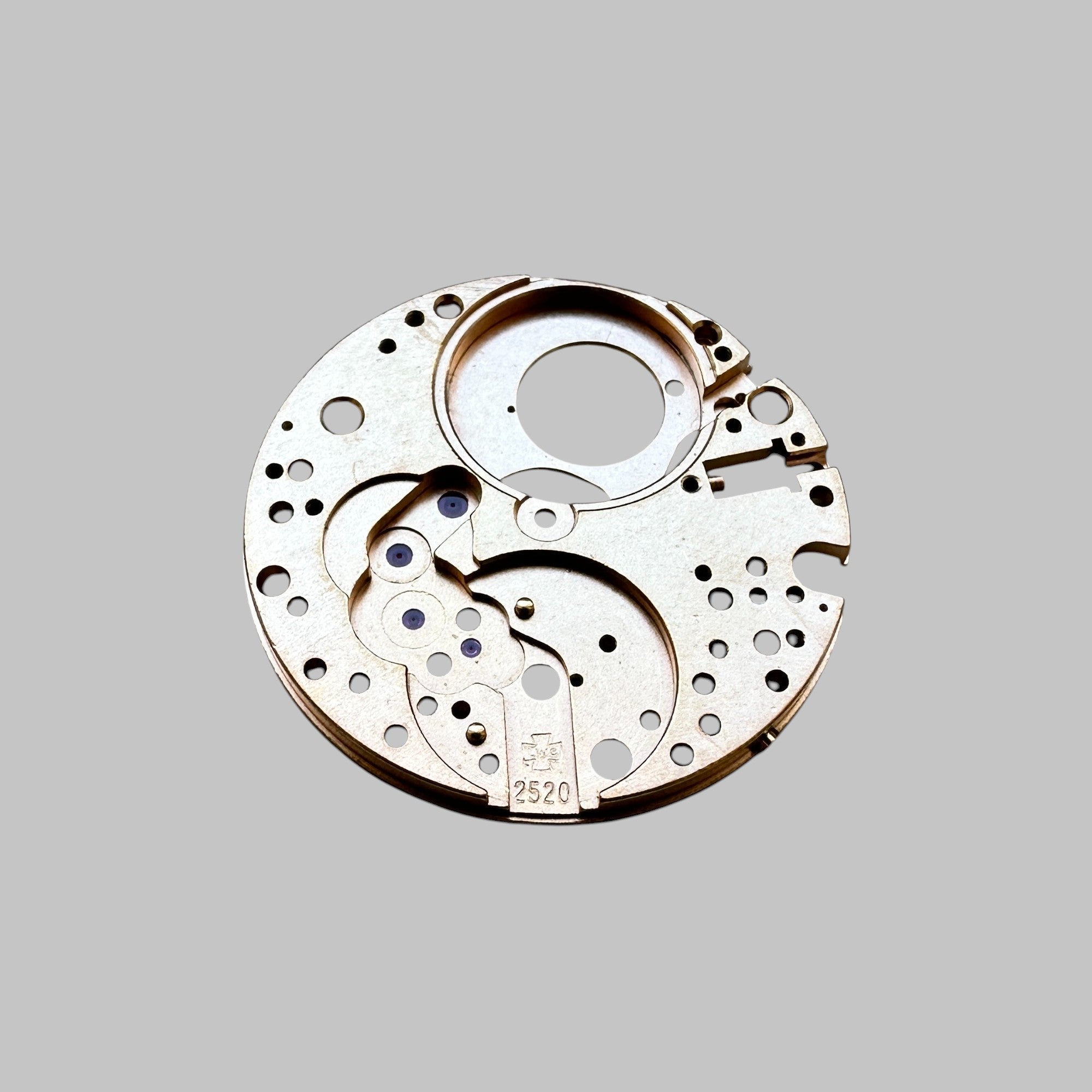 Genuine original vintage mainplate from LEMANIA for caliber 2520 referenced with nomenclature 100