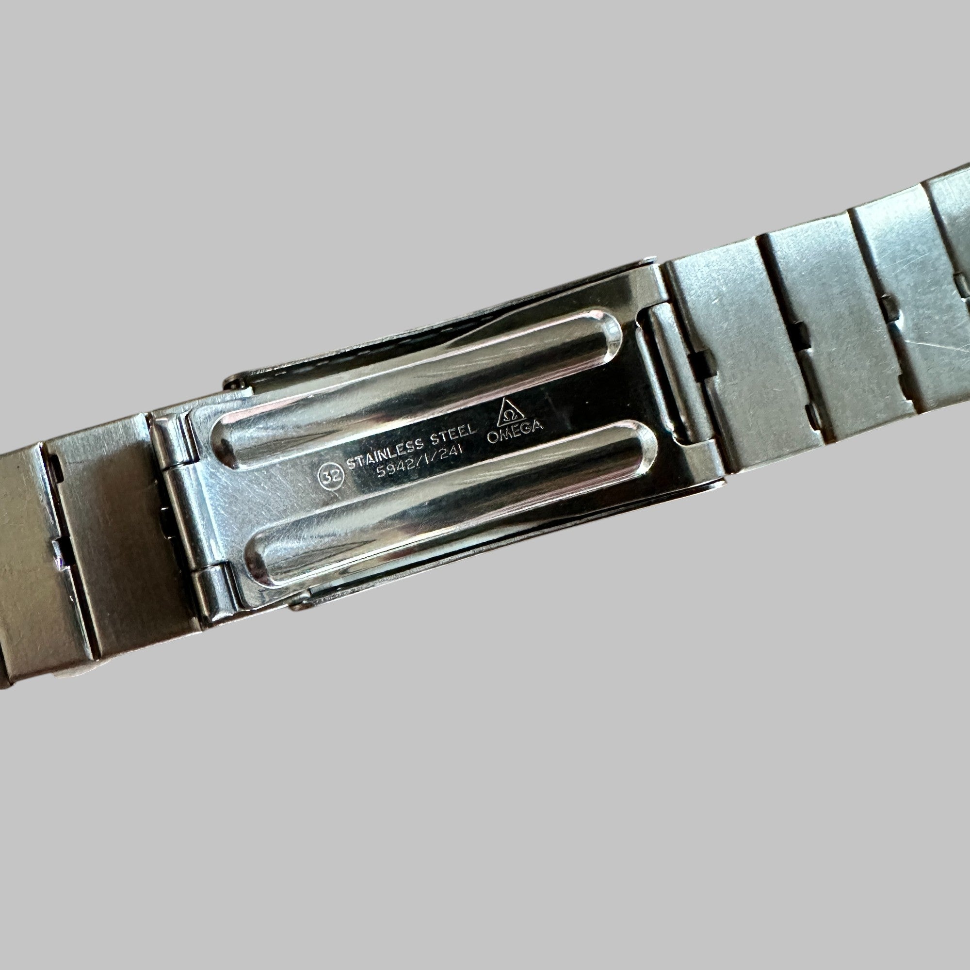 Genuine original vintage steel bracelet from OMEGA of the model QUARTZ MARINER 2 of line MARINER 2