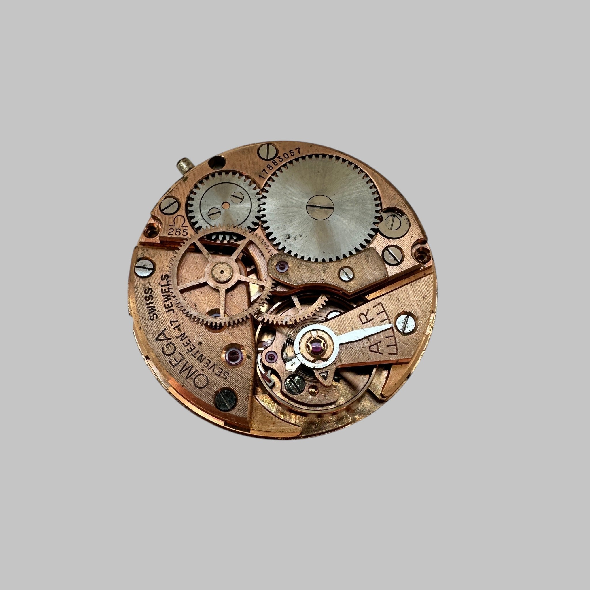 Genuine original vintage complete movement from Omega for caliber 285 - side view