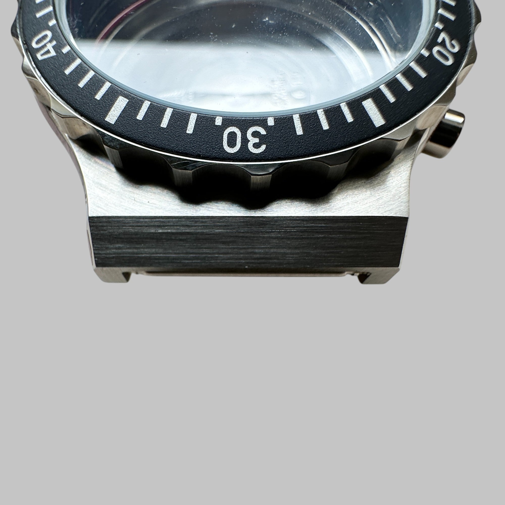 SINN CAL. 5012 - CASE MILITARY REFERENCE 11019 NOS (NEW OLD STOCK)