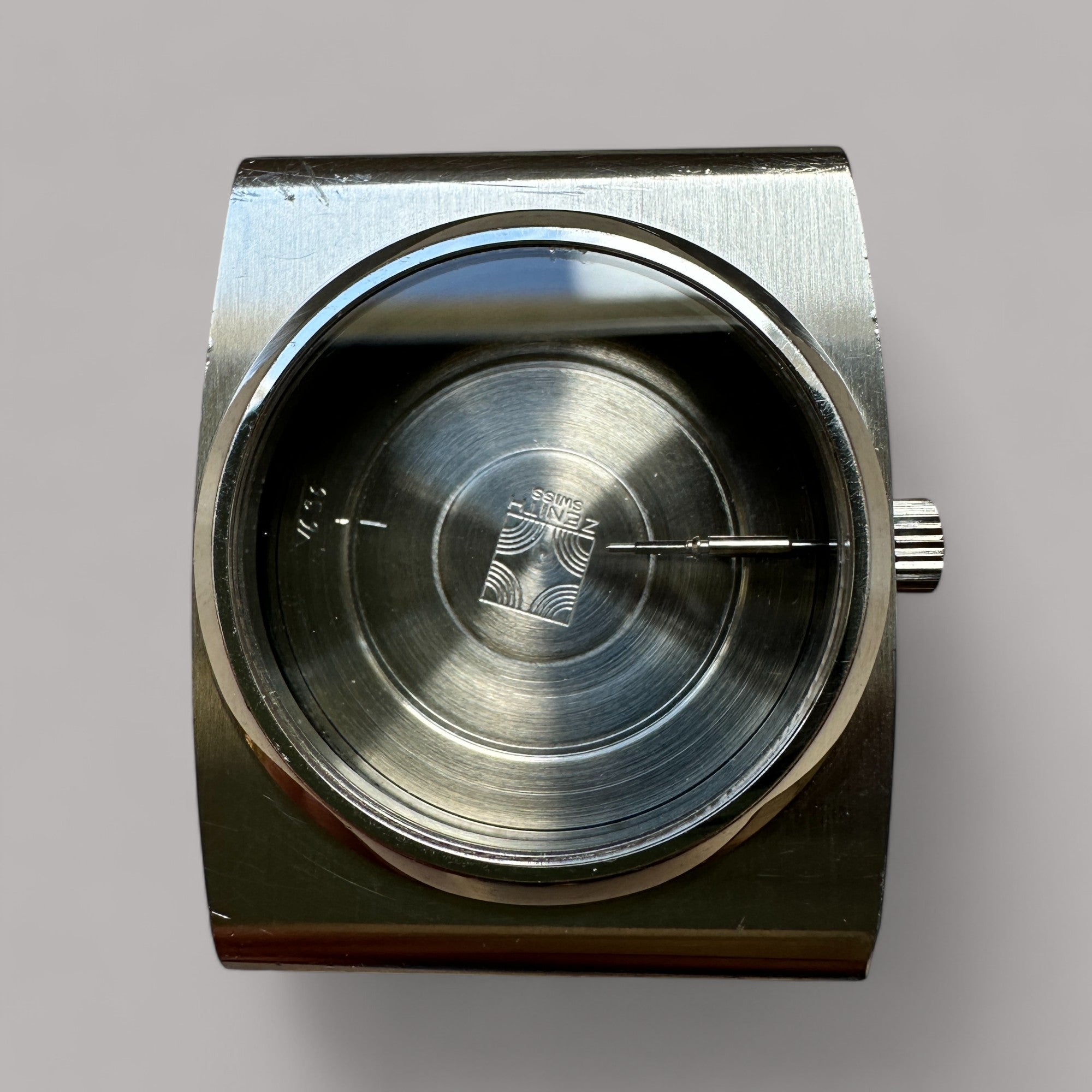 Genuine original vintage case from ZENITH of the model 01.0010.490/495 of line PORT ROYAL FROM 70'S