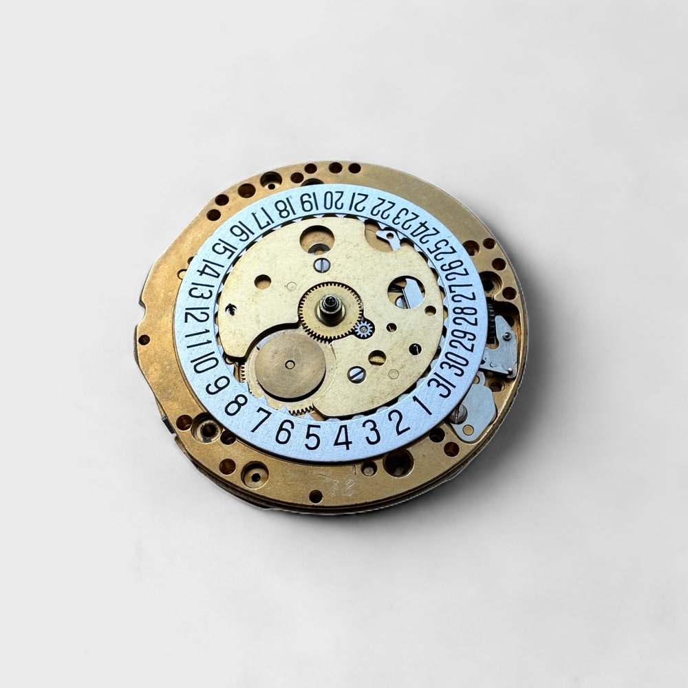 This is a picture of the BUREN CAL. 15 - AUTOMATIC MOVEMENT COMPLETE HEUER watch component.