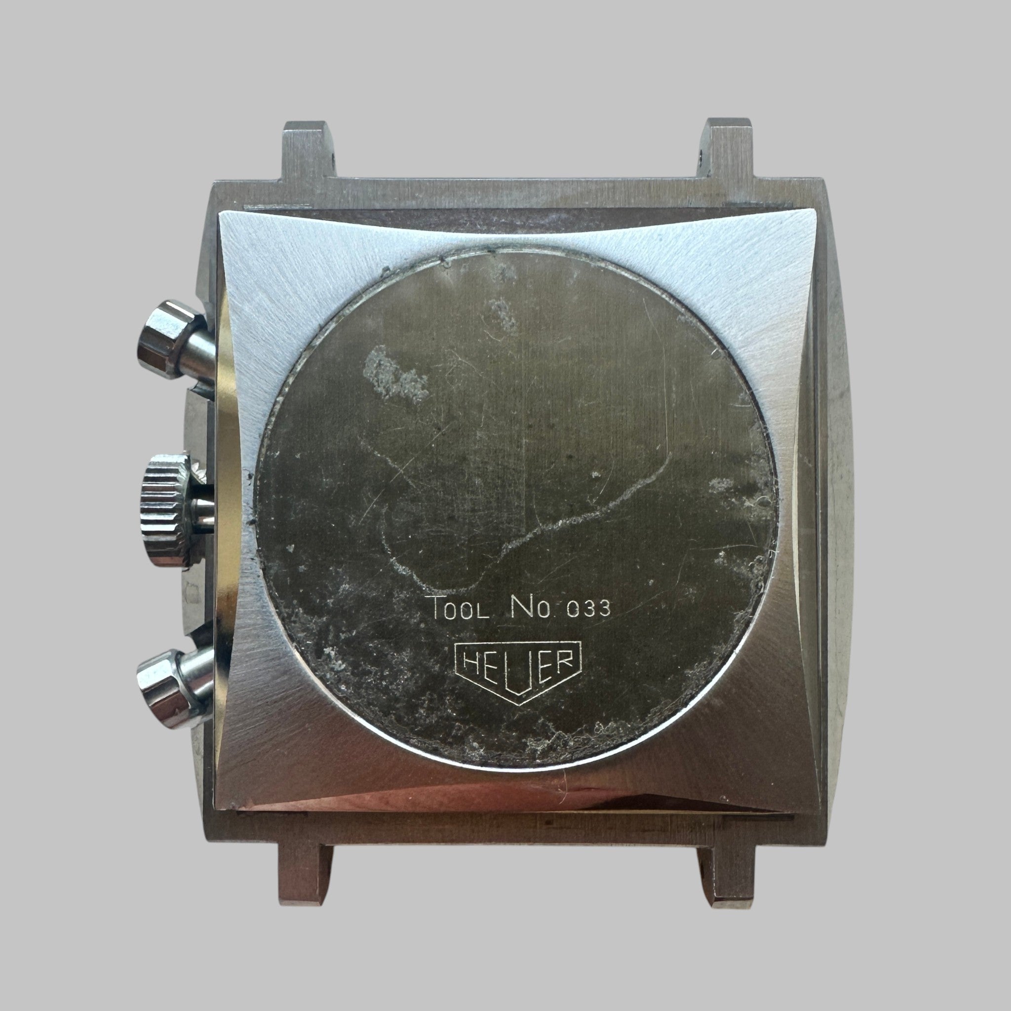 Genuine original vintage case from Heuer for caliber 7736 of the model 73633 of line MONACO - side view