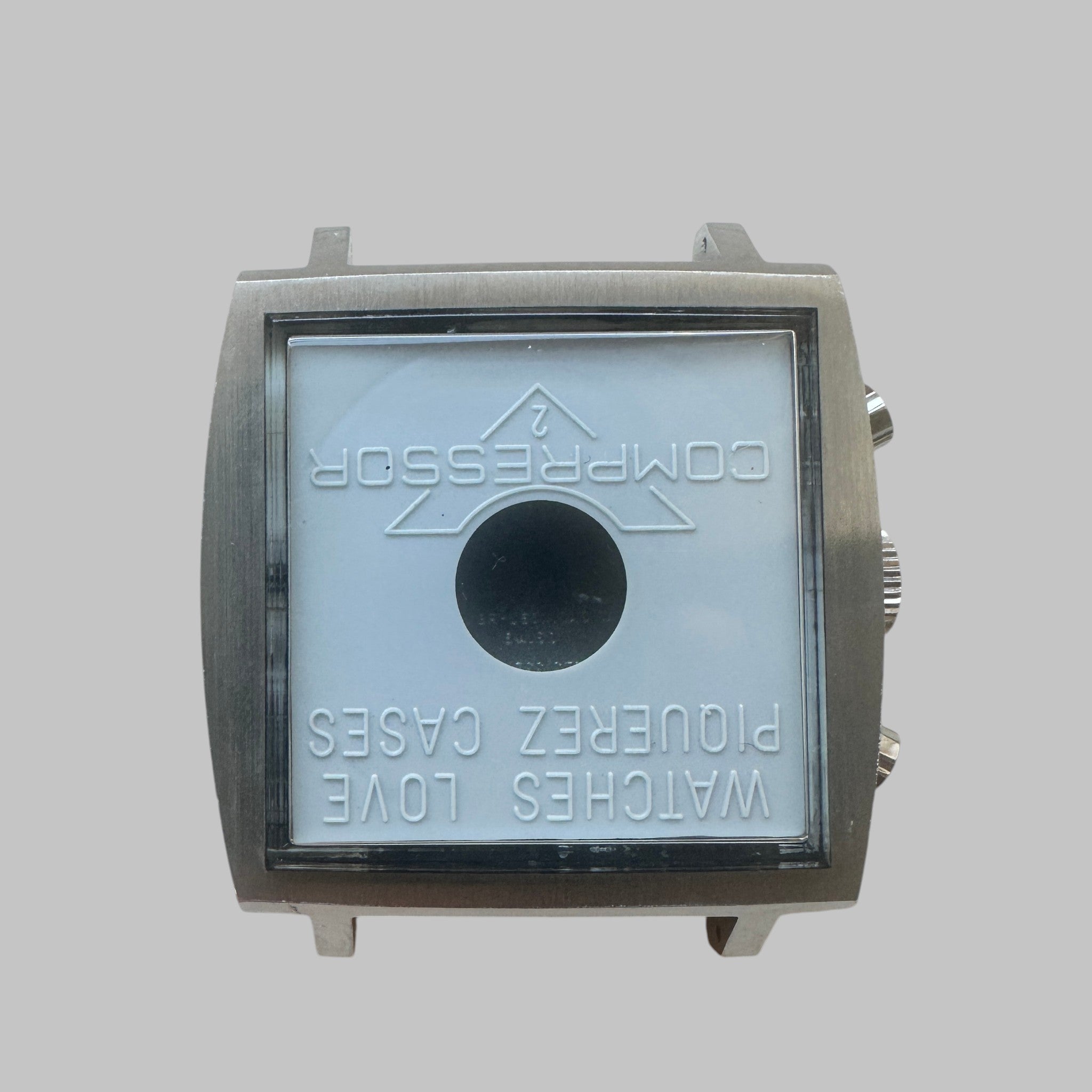 Genuine original vintage case from Heuer for caliber 7736 of the model 73633 of line MONACO - side view
