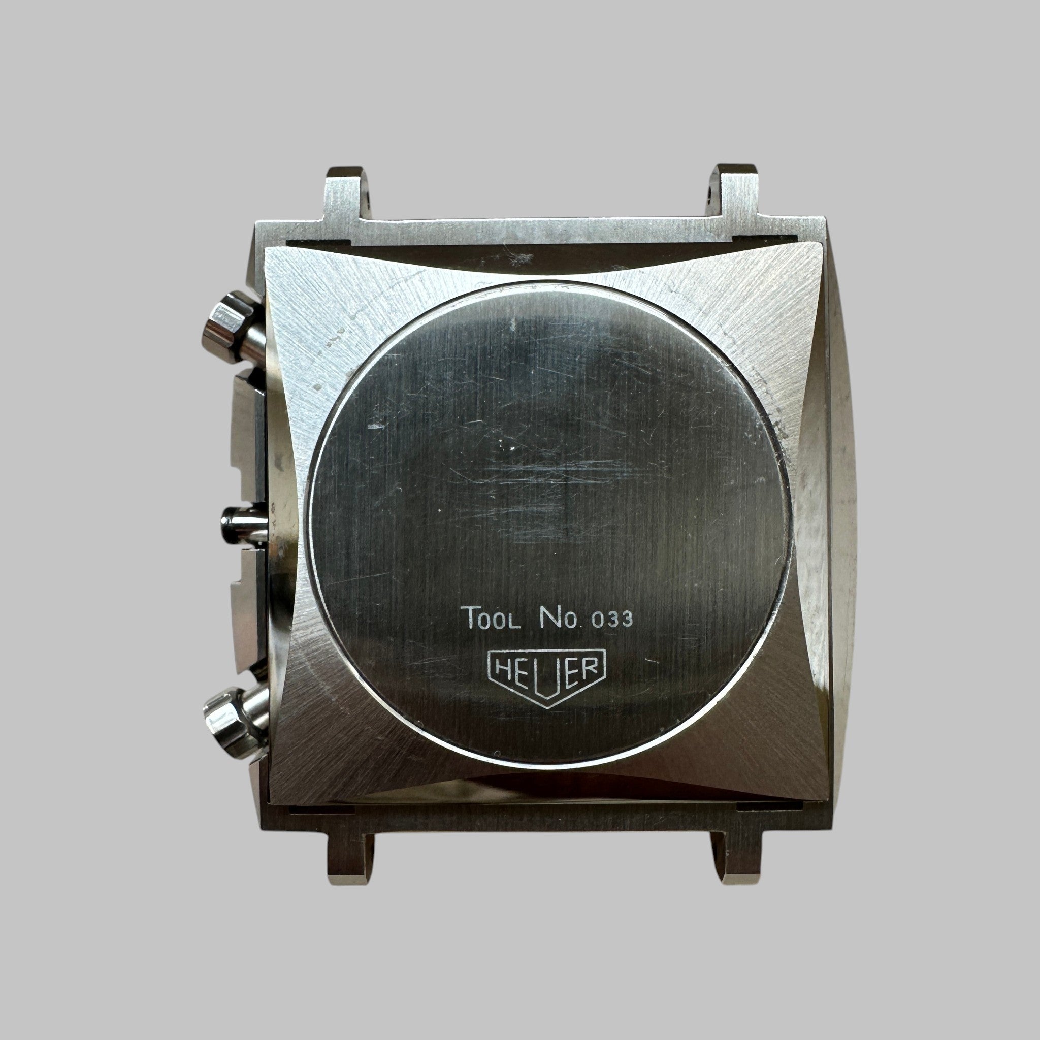 Genuine original vintage case from Heuer for caliber 7740 of the model 740303 of line MONACO - side view