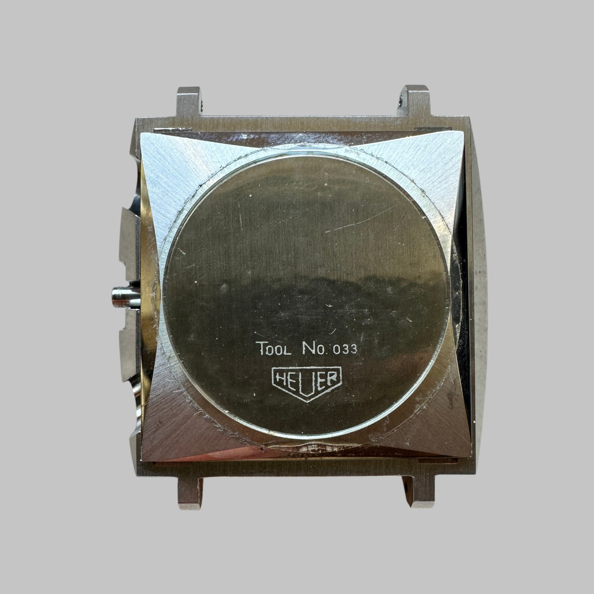 Genuine original vintage case from Heuer for caliber 7740 of the model 740303 of line MONACO - side view