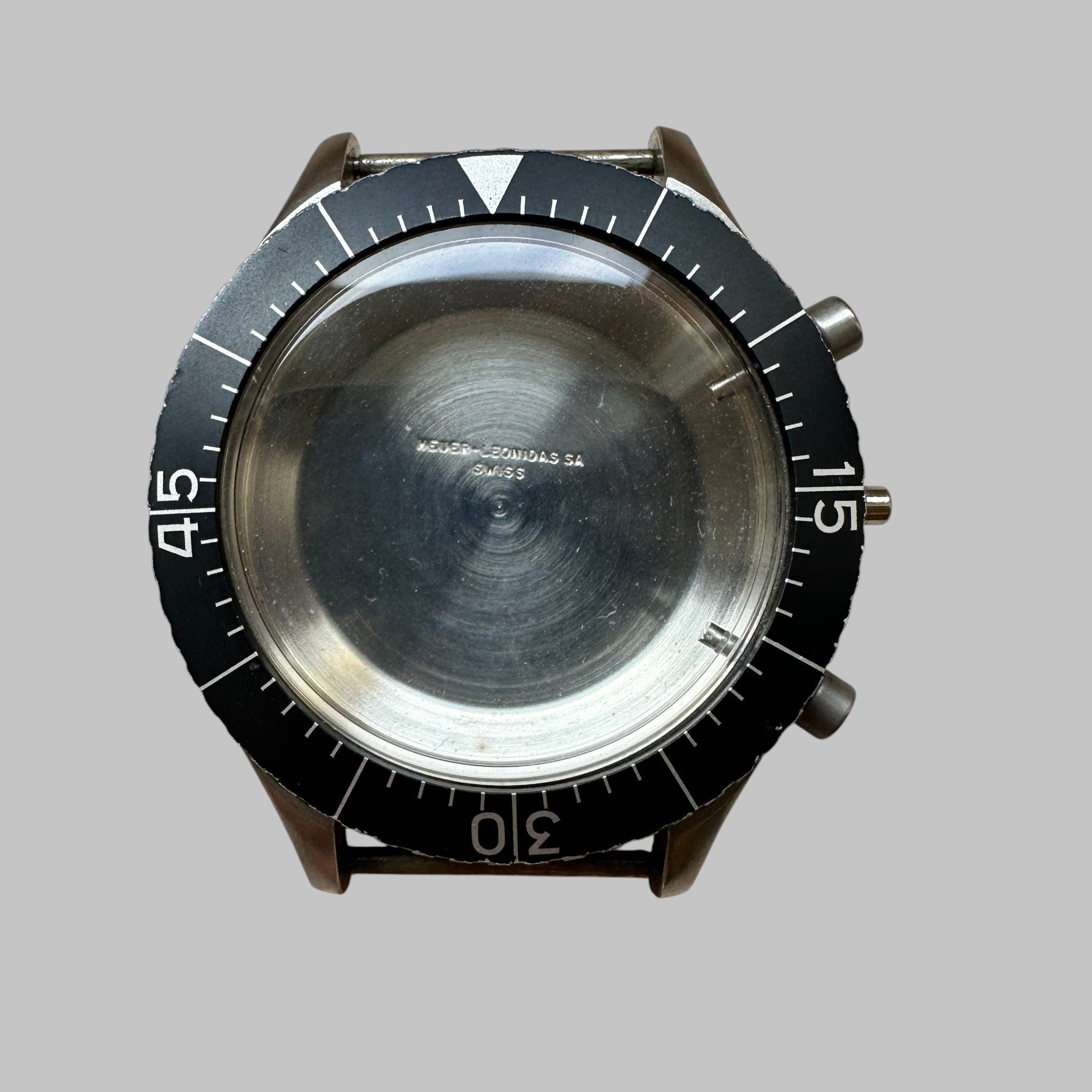 Genuine original vintage case from Heuer of the model 1550 CIVIL of line BUNDESWEHR - side view