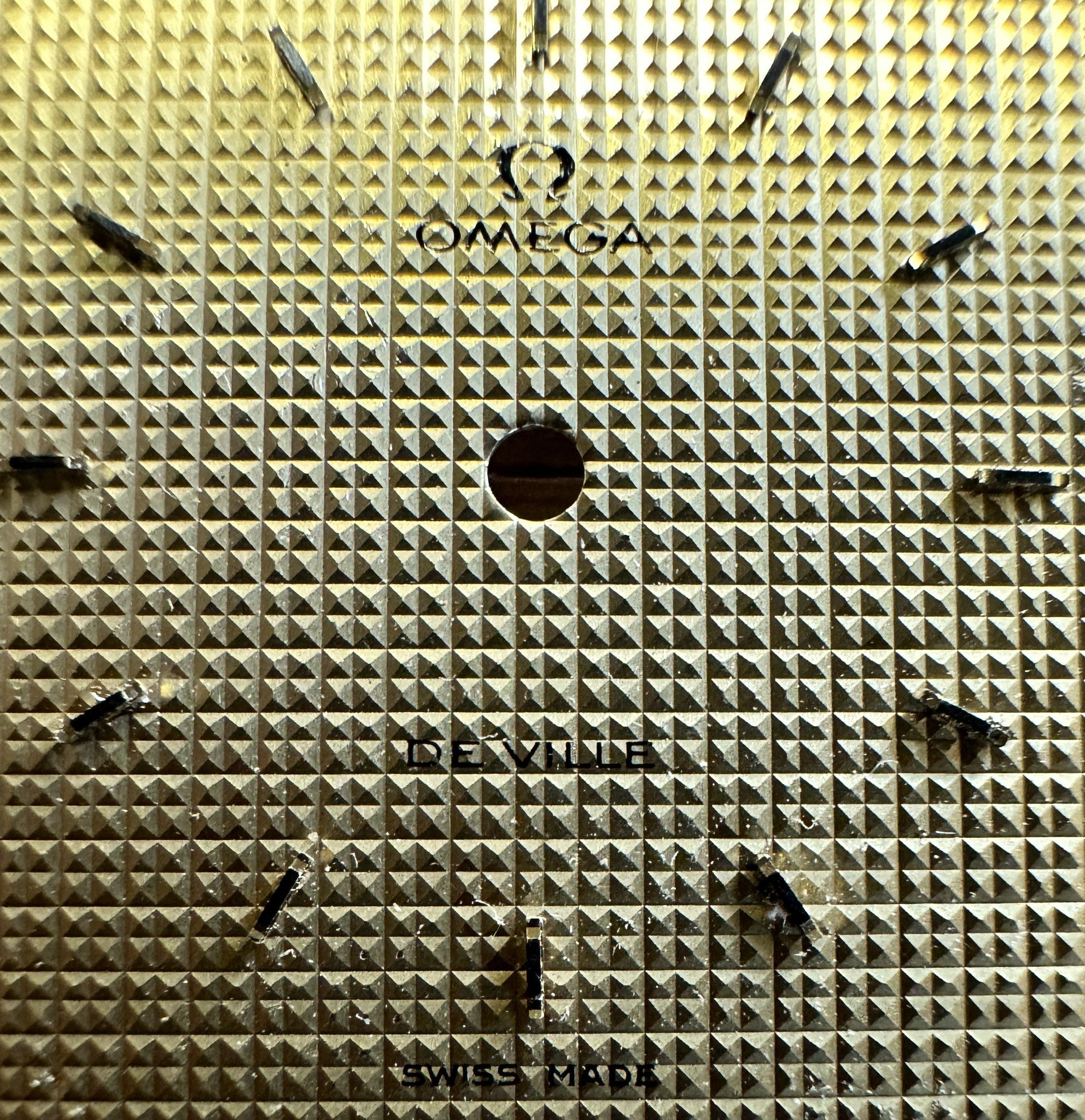 OMEGA  - CADRAN DE VILLE BON, JAUNE, DIM: 22,5X 20MM