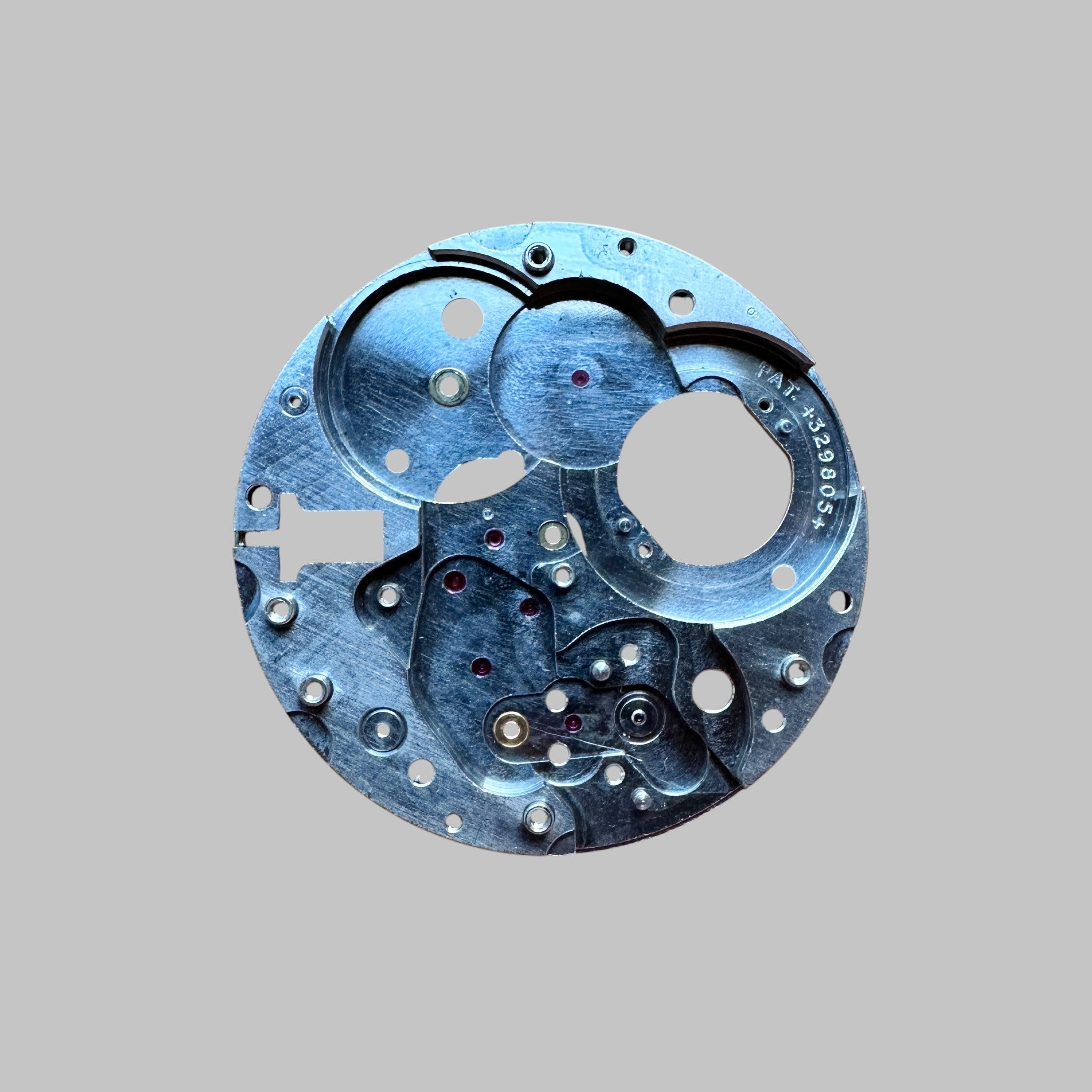 UNIVERSAL GENEVE 215 - PLATINE 100, AVEC INCABLOC