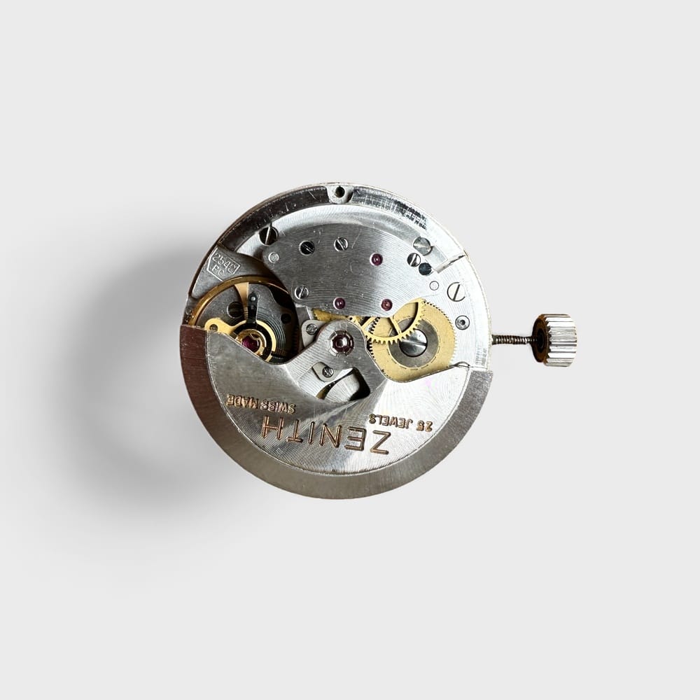 This is a picture of the ZENITH CAL. 2542PC - AUTOMATIC MOVEMENT COMPLETE watch component.